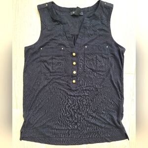 White House Black Market Black sleeveless V-neck button front shirt - size small